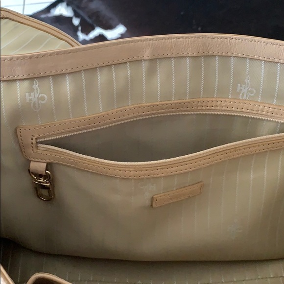 Cole Haan pocket book great condition - Picture 6 of 8